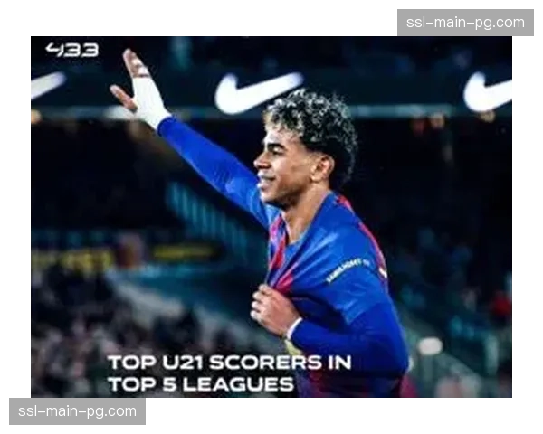 科隆球员进球后展示反对种族歧视标语，获得黄牌